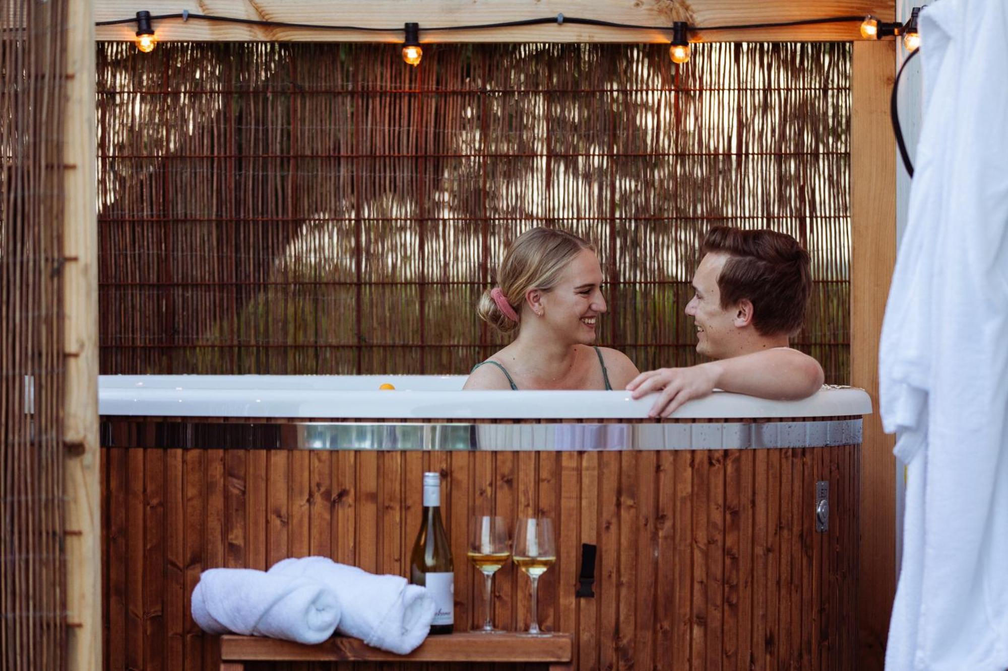 Tiny House - Optioneel Met Hottub Apartamento Dokkum Quarto foto